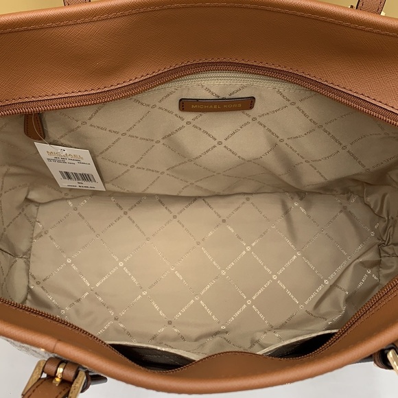 MICHAEL KORS TOP ZIP LARGE SHOULDER TOTE VANILLA COLOR NWT - Picture 7 of 16